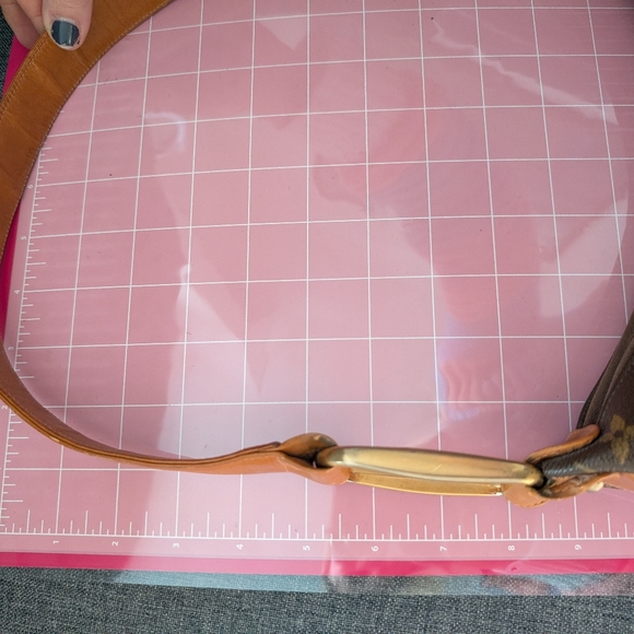 100% Authentic Vintage Louis Vuitton Hobo Bag - Picture 10 of 10